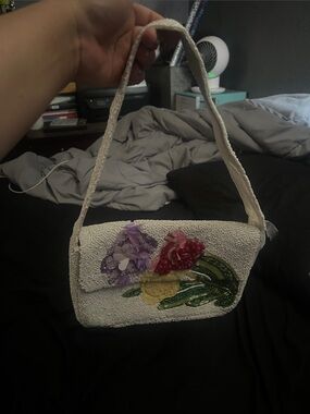 Beaded Floral Shoulder Bag - White with Multicolor Flowers: Tulips
